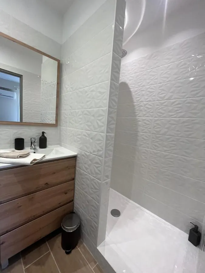 Appartement Casa Luzoa à Hyères 0*,  France