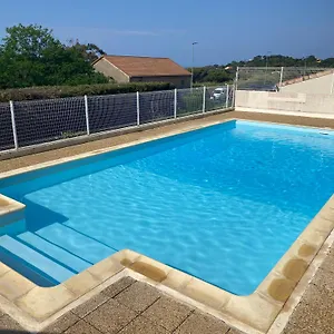 Appartement Presqu'ile De Giens, Maison Rdc Avec Acces Et Jardin Prives Sans Vis-a-vis, Piscine, Plages A 2 Min A Pieds, Hyères